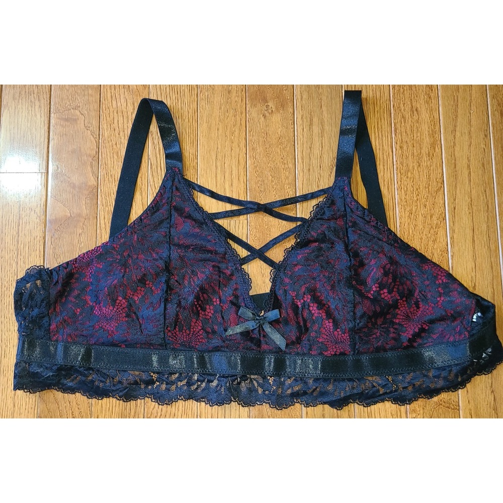 NWOT Lane Bryant bralette black Lace over Red Criss-Cross Neckline 4X Sexy‎
